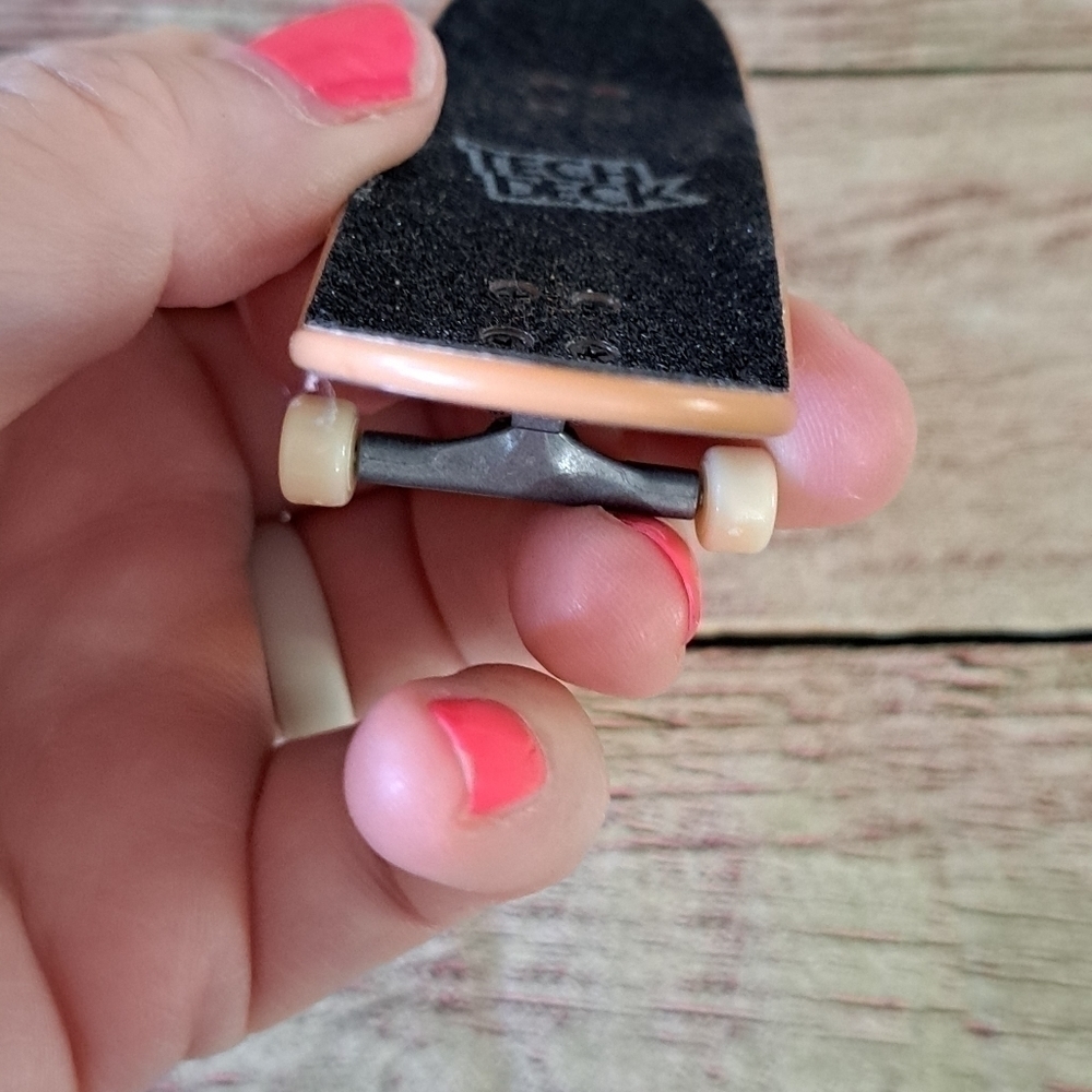 Tech Deck Primative Spencer Hamilton Dimension Fingerboard Deck 4" x 1.3" x 0.7" - Picture 7 of 12